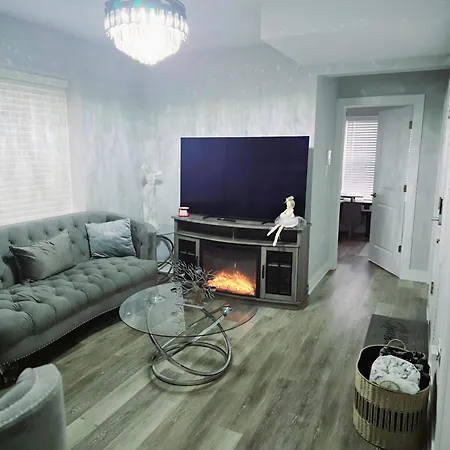 Cozy & Near Downtown & Hyde Park Appartement
